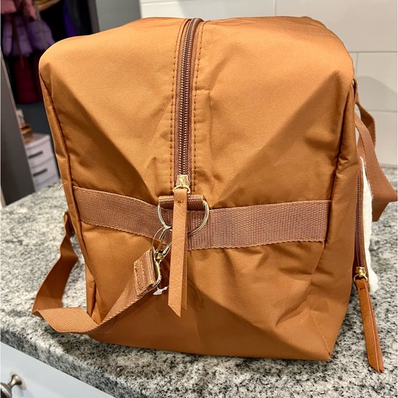 NWT Large Chic Duffle Bag - Picture 6 of 10